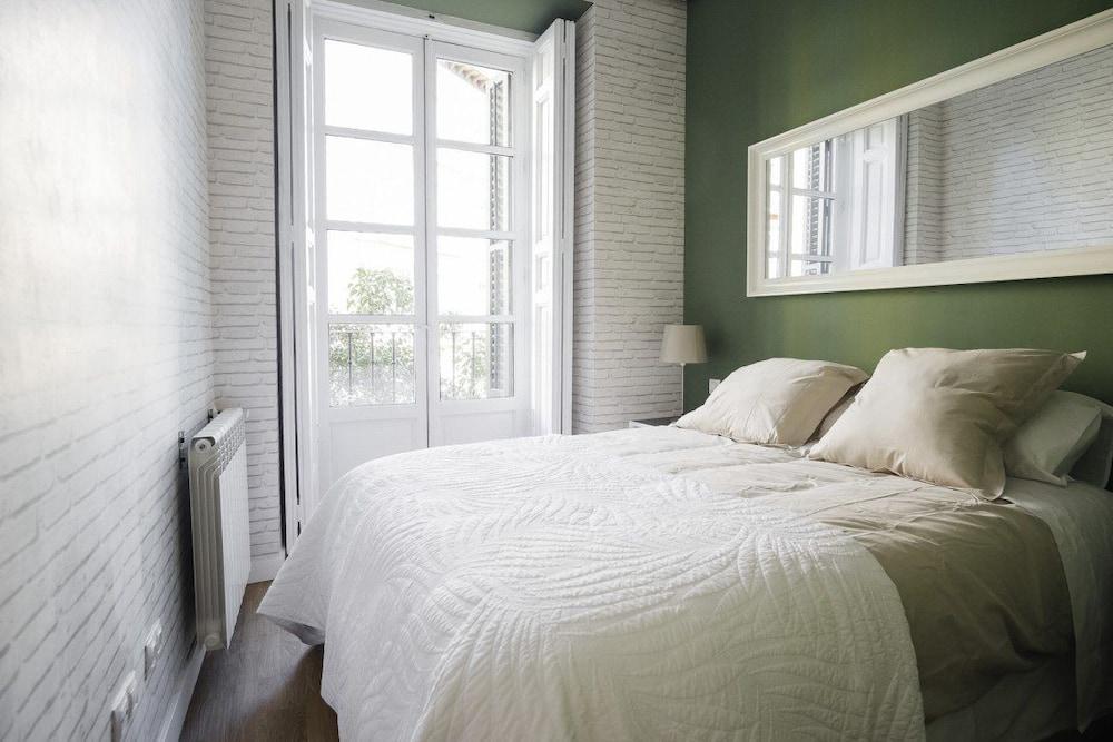 Habitat Apartments Latina Madrid Esterno foto