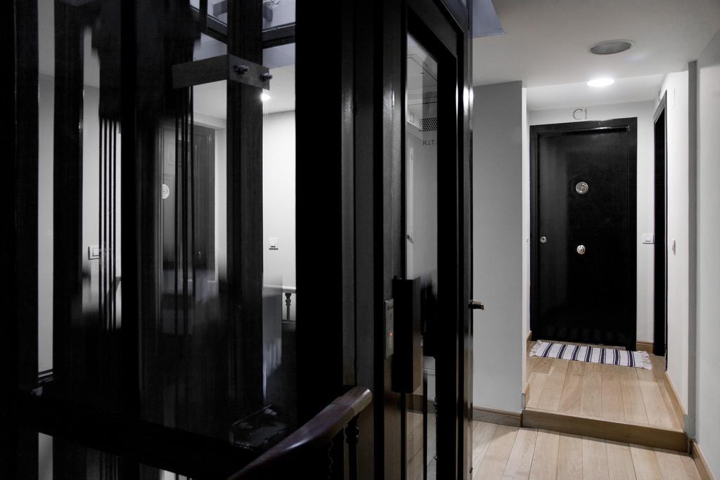 Habitat Apartments Latina Madrid Esterno foto
